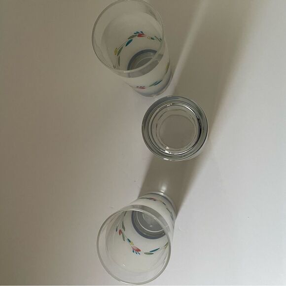 Vintage Frosted Glass Floral Tumblers | Color: Blue/Yellow/White. - Picture 3 of 4